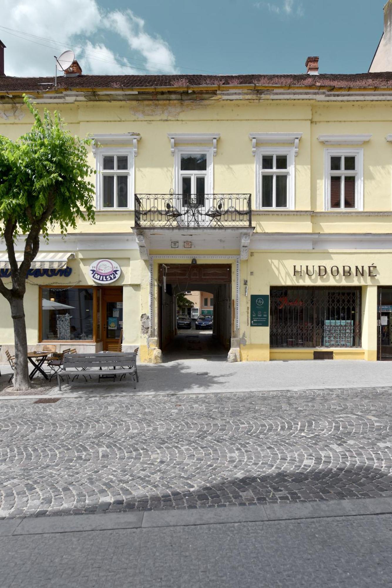 Apartman S Balkonom Trenčín Exterior foto